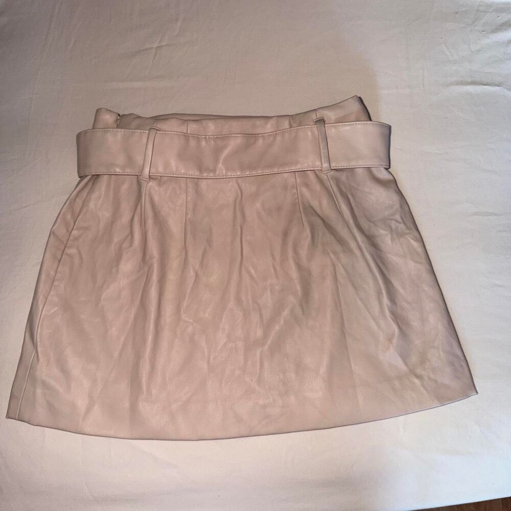 Express Vegan Leather Beige Mini Skirt - Picture 3 of 4